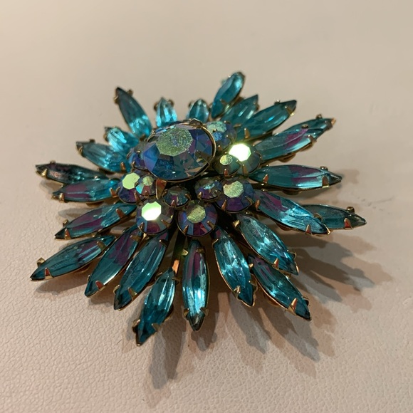 Vintage Large Aqua Blue Aurora Borealis Flower Starburst Pin Brooch - Picture 3 of 5